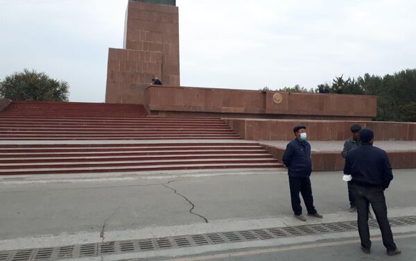 Митингующие на площади в Оше разошлись, передает корреспондент Sputnik с места событий - Sputnik Кыргызстан
