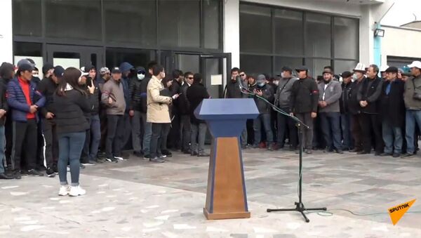 Митинг сторонников Атамбаева в Бишкеке — прямая трансляция - Sputnik Кыргызстан