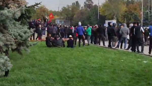 Митинг в поддержку Жапарова — прямой эфир со Старой площади - Sputnik Кыргызстан