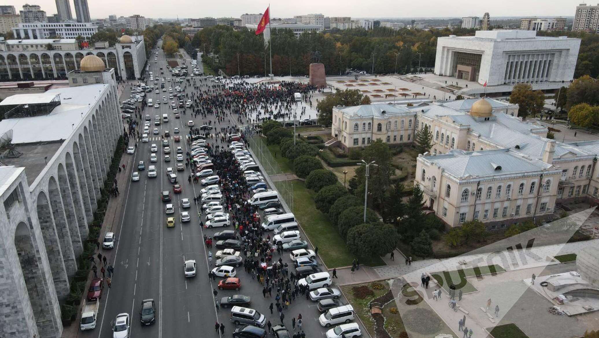 Хочу в кыргызстан. Бишкек центр. Бишкек центр города. Столица Киргизии сейчас. Город центр Бишкека сейчас.