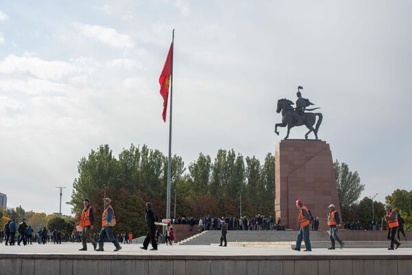 Митинг сторонников Алмазбека Атамбаева и Омурбека Бабанова в Бишкеке - Sputnik Кыргызстан