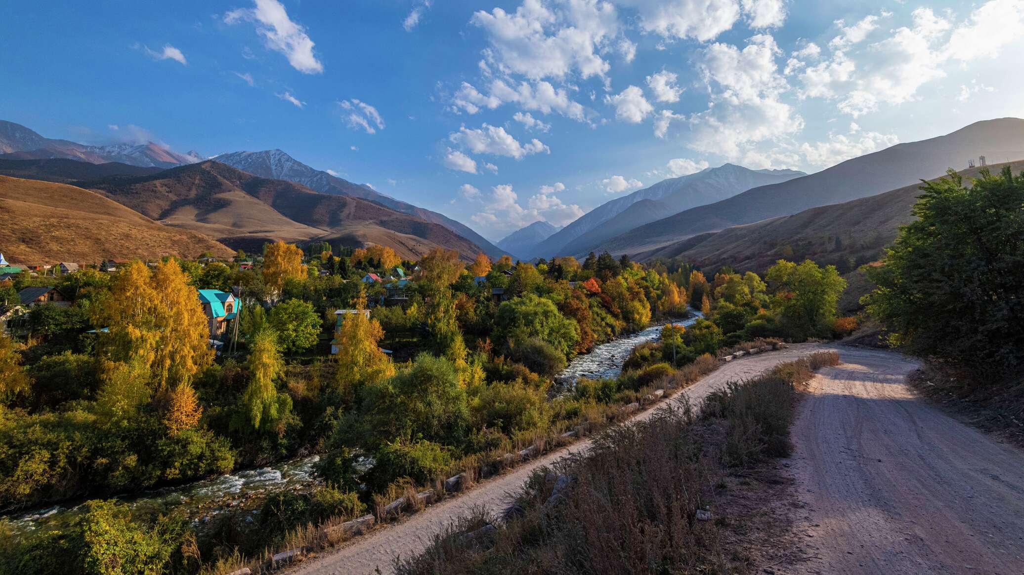 Природный парк ала Арча осенью Киргизия