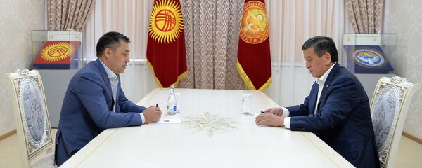 Встреча президента Сооронбая Жээнбекова с Садыром Жапаровым - Sputnik Кыргызстан