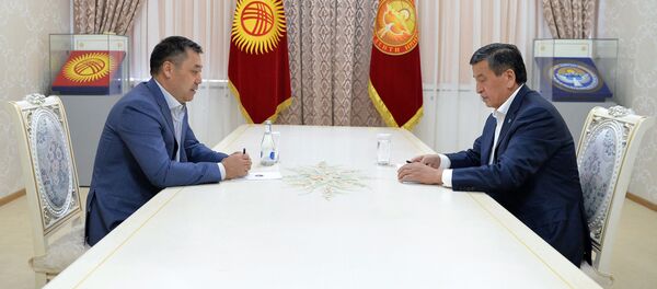 Встреча президента Сооронбая Жээнбекова с Садыром Жапаровым - Sputnik Кыргызстан