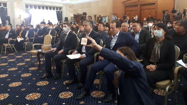 Внеочередное заседание Жогорку Кенеша в госрезиденции Ала-Арча  - Sputnik Кыргызстан