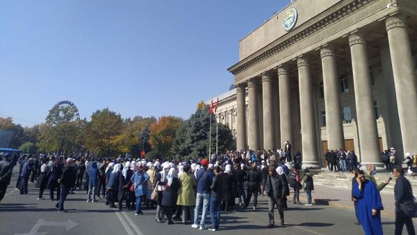 Бишкектеги президент Сооронбай Жээнбековке каршы митинг - Sputnik Кыргызстан
