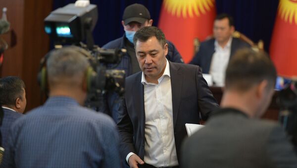 Премьер-министр Садыр Жапаров на внеочередноем заседании Жогорку Кенеша в госрезиденции Ала-Арча - Sputnik Кыргызстан