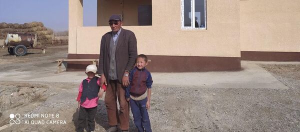 Ат-Башыдагы памирлик кыргыз үй-бүлөсүнө курулган төрт бөлмөлүү үй  - Sputnik Кыргызстан