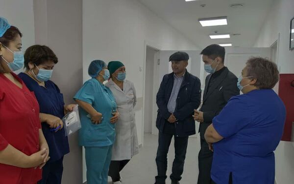 Ысык-Көл облустук бириктирилген ооруканасында жугуштуу илдеттер боюнча 35 орундуу жаңы госпиталь пайдаланууга берилди, анын 25и интенсивдүү терапия палаталары болуп саналат - Sputnik Кыргызстан