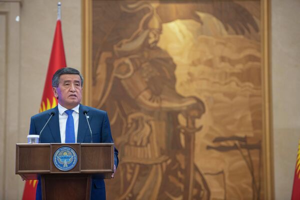 Внеочередное заседание Жогорку Кенеша в госрезиденции Ала-Арча - Sputnik Кыргызстан