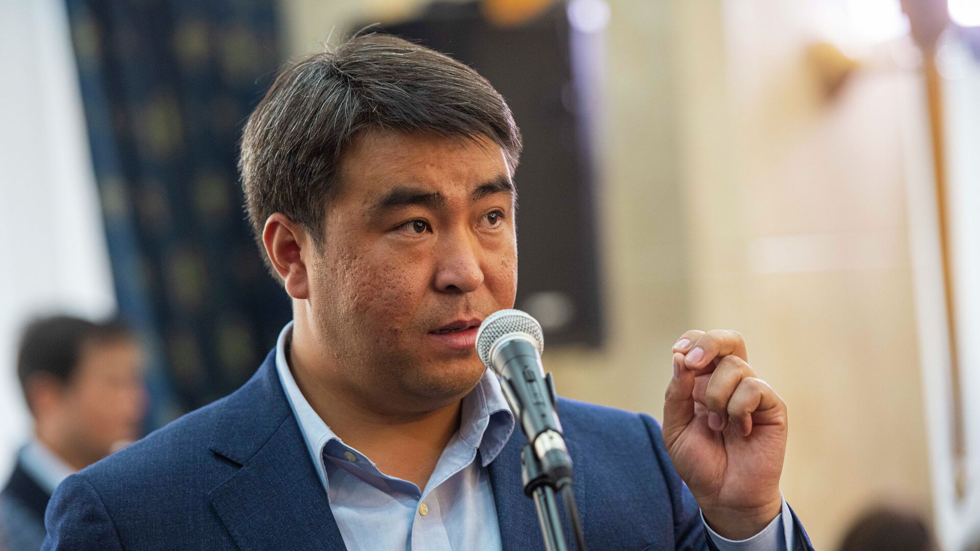 Жанар Акаев не получил мандат депутата — причину назвали в ЦИК - 15.12.2021, Sputnik Кыргызстан