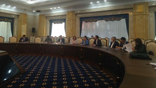 Заседание Жогорку Кенеша в госрезиденции Ала-Арча - Sputnik Кыргызстан