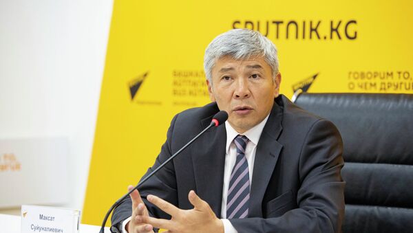 Вице-премьер-министр Максат Мамытканов во время выступления в рамках онлайн-брифинга в мультимедийном пресс-центре Sputnik Кыргызстан - Sputnik Кыргызстан