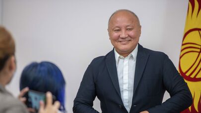 Пресс-конференция мэра Бишкека Азиза Суракматова и Наримана Тюлеева