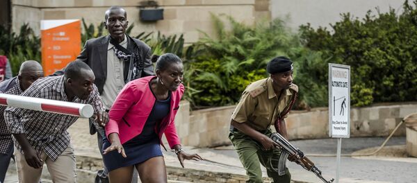 Снимок испанского фотографа Луиса Тато Теракт в отеле DusitD2, получивший главную награду конкурса имени Андрея Стенина Снимок испанского фотографа Луиса Тато Теракт в отеле DusitD2, получивший главную награду конкурса имени Андрея Стенина - Sputnik Кыргызстан