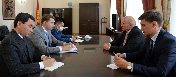 Встреча Первого вице-премьер-министра с Послом России в Кыргызстане - Sputnik Кыргызстан