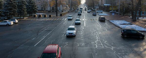 Бишкектеги Чүй проспекти кар жааган учурда - Sputnik Кыргызстан