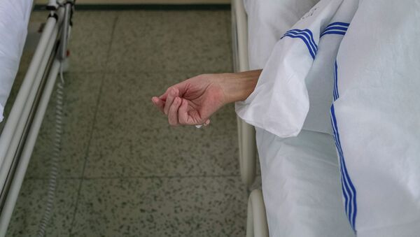 Пациент на больничной койке. Архивное фото - Sputnik Кыргызстан