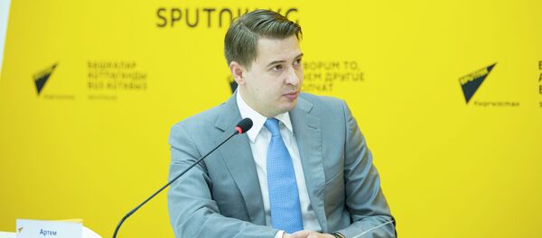 Премьер-министрдин милдетин аткаруучу Артем Новиков. Архив Премьер-министрдин милдетин аткаруучу Артем Новиков. Архив - Sputnik Кыргызстан