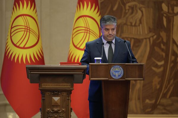 Дагы бир вице-премьер Равшан Сабировдун ант берген учуру - Sputnik Кыргызстан