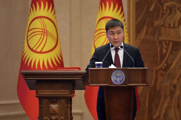 Билим берүү жана илим министри Алмаз Бейшеналиев ант берди - Sputnik Кыргызстан