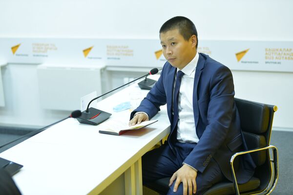 Это первый брифинг Токтогазиева на посту главы Минсельхоза - Sputnik Кыргызстан
