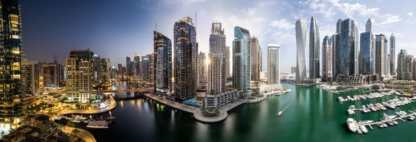 Снимок Dubai Marina Light And Night фотографа из ОАЭ Florian Kriechbaumer, попавший в ТОП-50 категории Amateur Built / Environment конкурса EPSON International Pano Awards - Sputnik Кыргызстан