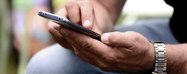 Использование смартфона в повседневной жизни Использование смартфона в повседневной жизни - Sputnik Кыргызстан