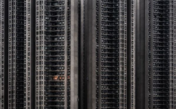 Снимок Home Alone китайско-венгерского фотографа Attila Balogh, победивший в категории Architecture & Urban Spaces конкурса Siena International Photo Awards 2020 - Sputnik Кыргызстан