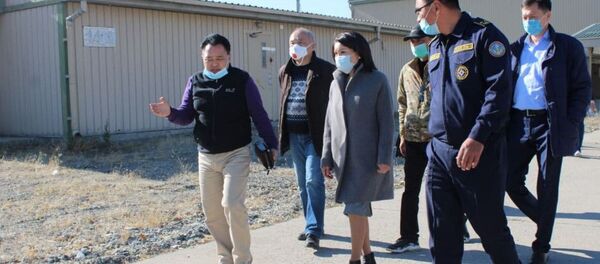 Вице-премьер Эльвира Сурабалдиева “Семетей” госпиталынын даярдыгы менен таанышуу учурунда - Sputnik Кыргызстан