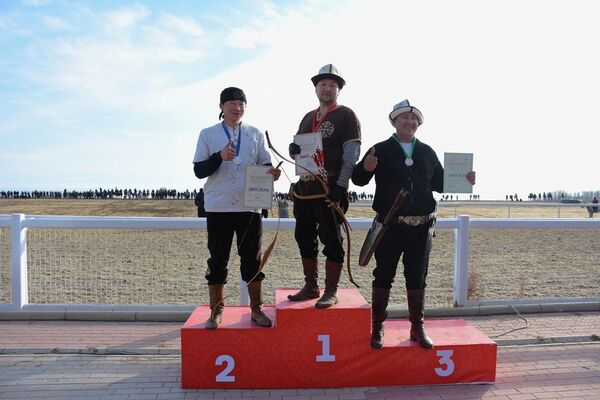 Жаа атып, куш салып... Салбуурун мелдешинин жеңүүчүлөрү аныкталды - Sputnik Кыргызстан