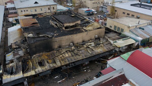Последствия крупного пожара на Орто-Сайском рынке в Бишкеке. 9 ноября 2020 года - Sputnik Кыргызстан