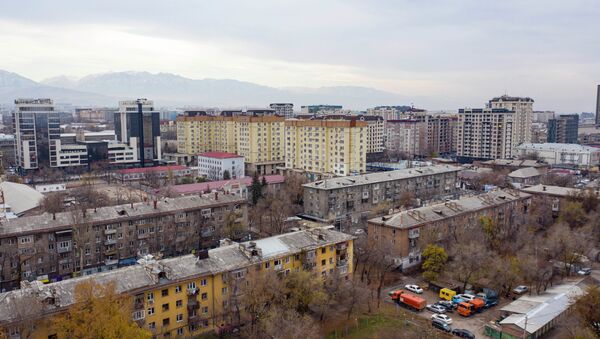 Вид на многоэтажные дома Бишкека. Архивное фото - Sputnik Кыргызстан