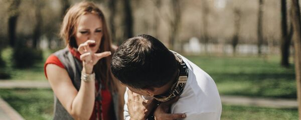 Ссора между мужчиной и женщиной Ссора между мужчиной и женщиной - Sputnik Кыргызстан