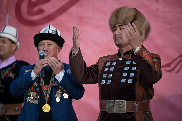 Непрерывное сказание эпоса Манас - Sputnik Кыргызстан