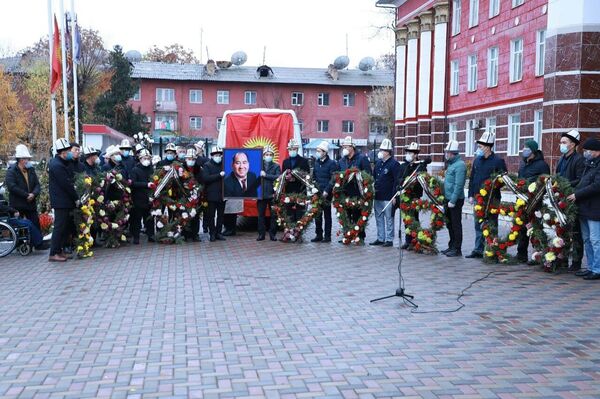 ОшМУну Борбор Азиядагы мыкты окуу жайга айланткан. Исаковго жазылган некролог - Sputnik Кыргызстан