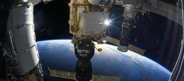 Корабль Союз МС, пристыкованный к МКС - Sputnik Кыргызстан