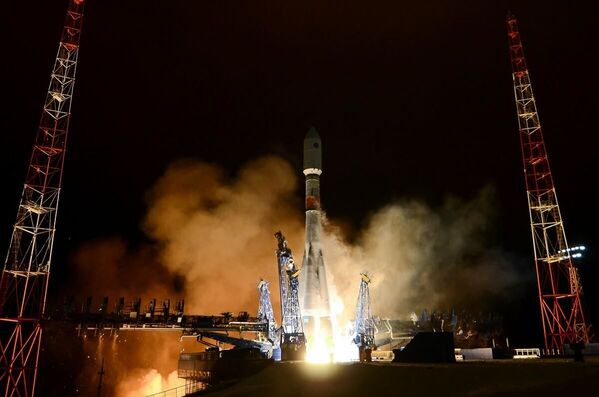 Пуск ракеты-носителя Союз-2 с космическим аппаратом нового поколения системы Глонасс-К - Sputnik Кыргызстан
