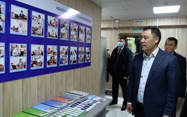 Исполняющий обязанности президента Садыр Жапаров сдал экзамен на знание кыргызского языка - Sputnik Кыргызстан