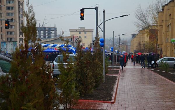 В Оше завершился ремонт улицы Рыспая Абдыкадырова и прилегающей территории - Sputnik Кыргызстан