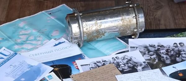 Пугающая находка — капсула времени из России попала в Ирландию. Видео - Sputnik Кыргызстан