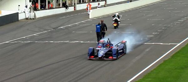 Гонка между дроном, электромобилем и электромотоциклом — видео  - Sputnik Кыргызстан