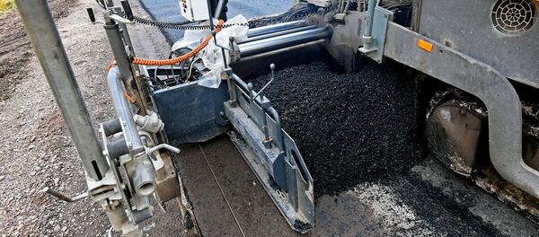 Укладка асфальтового покрытия. Архивное фото - Sputnik Кыргызстан