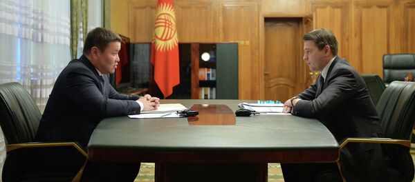 Президенттин милдетин аткаруучу Талант Мамытов менен премьер-министрдин милдетин аткаруучу Артем Новиков жолугушу Президенттин милдетин аткаруучу Талант Мамытов менен премьер-министрдин милдетин аткаруучу Артем Новиков жолугушу - Sputnik Кыргызстан
