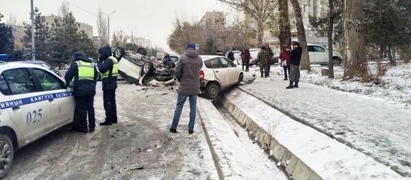 ДТП на улице Жукеева-Пудовкина  - Sputnik Кыргызстан