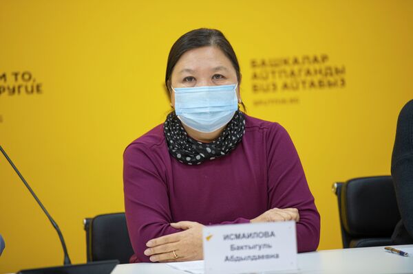 О распространенной ошибке кыргызстанцев при лечении от COVID рассказал Минздрав О распространенной ошибке кыргызстанцев при лечении от COVID рассказал Минздрав - Sputnik Кыргызстан