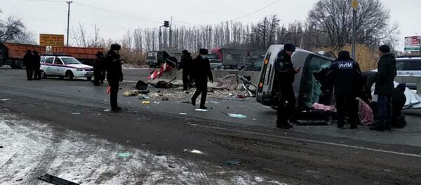 Кант шаарына жакын жердеги айланма жолдо болгон ири жол кырсыгы - Sputnik Кыргызстан