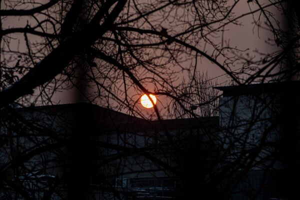 Красивый закат в Бишкеке — фотофакт - Sputnik Кыргызстан