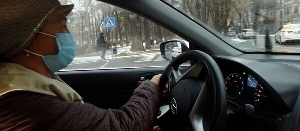 В Бишкеке появилась уникальная работа. Она только для женщин! Видео - Sputnik Кыргызстан