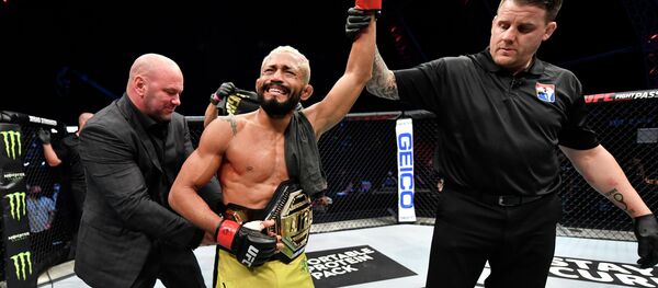 UFC 251в Абу-Даби. Дейвесон Фигейредо против Джозефа Бенавидеса - Sputnik Кыргызстан